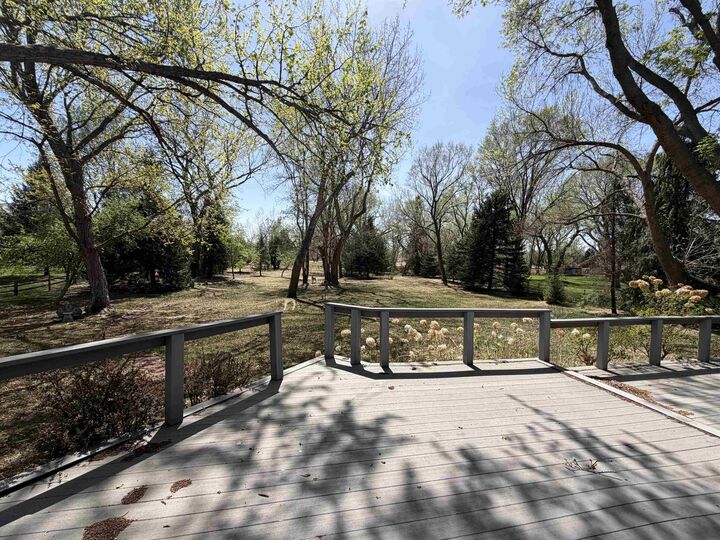 Property Photo: 2210 W Leota St NE 69101
