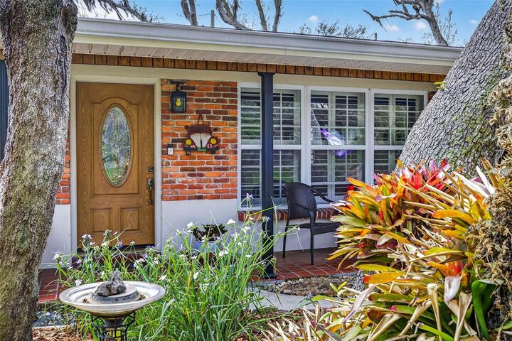 Property Photo:  212 S Lockmoor Avenue  FL 33617 