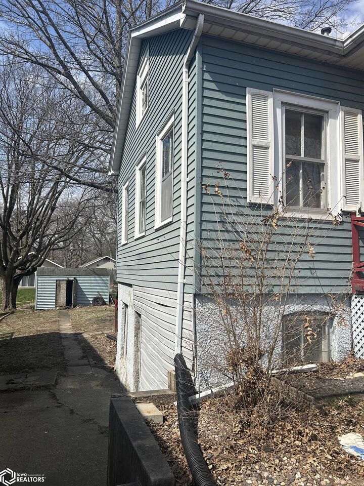 Property Photo:  1505 Gnahn Street  IA 52601 