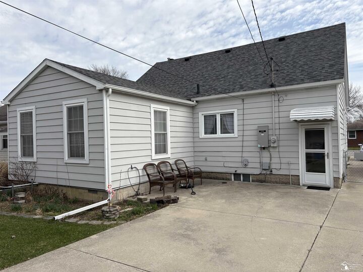 Property Photo:  1953 Vivian Road Road  MI 48162 