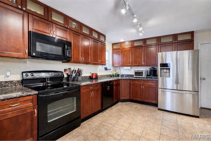 Property Photo:  206 Summerwood Court  MO 63362 