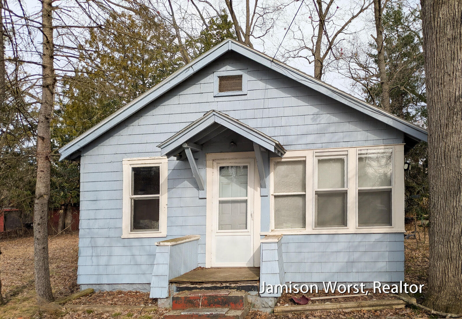 Property Photo:  48 S Kenwood Street  MI 49442 