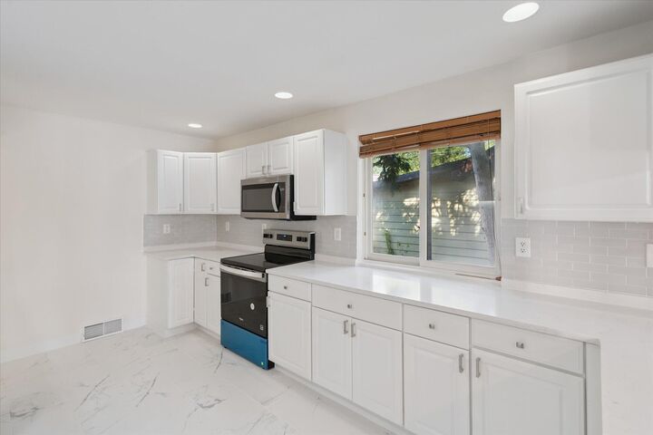 Property Photo: 1 Woodrow Court MI 49015
