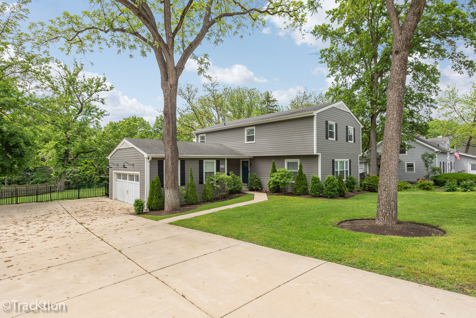 Property Photo:  309 White Oak Drive  IL 60540 