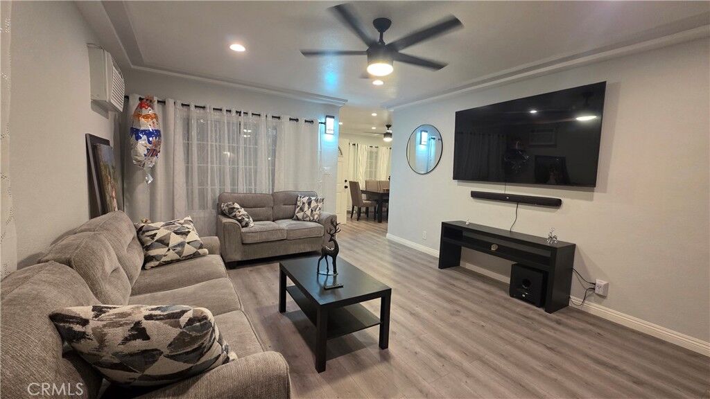 Property Photo:  4020 E 61st  CA 90255 