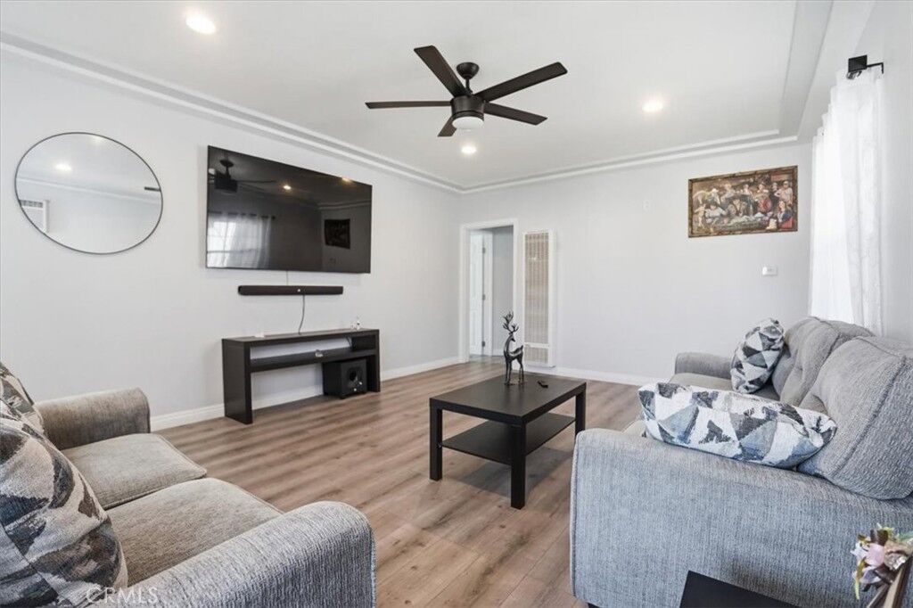 Property Photo: 4020 E 61st CA 90255