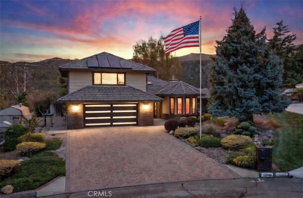 Property Photo:  13046 Oak Crest  CA 92399 