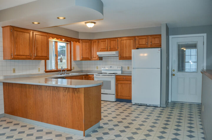 Property Photo:  225 Mount Vernon Road  ME 04330 