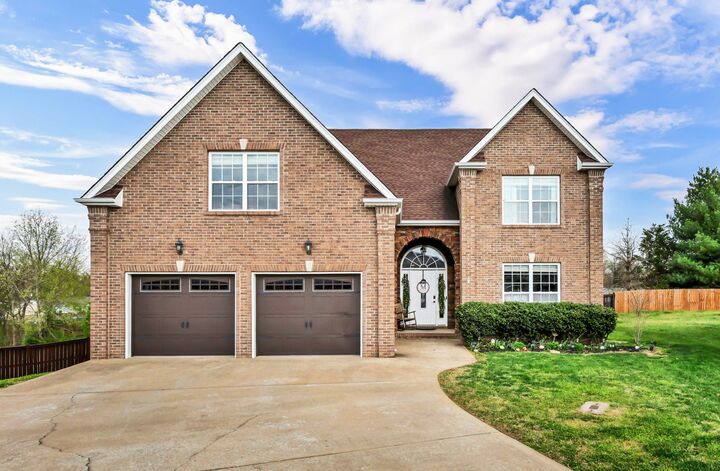 Property Photo:  820 Carousel Ct  TN 37043 