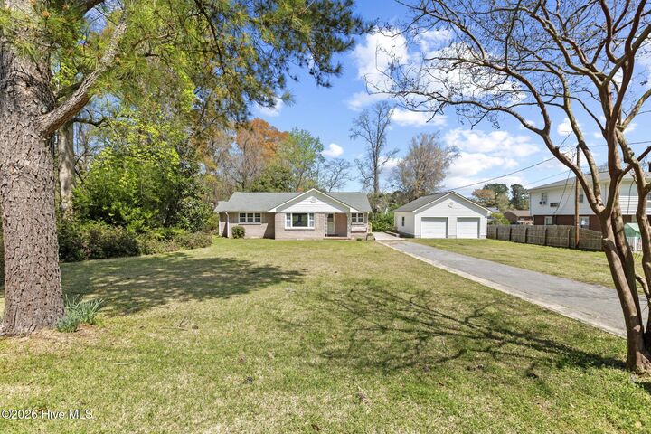 Property Photo:  106 Elizabeth Street  NC 28574 