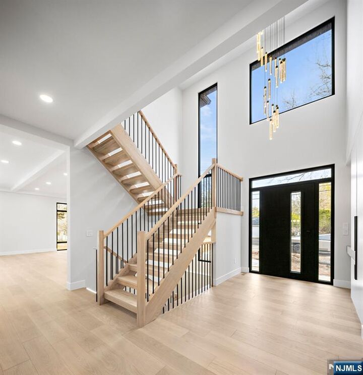 Property Photo:  12 Meadow Court  NJ 07648 