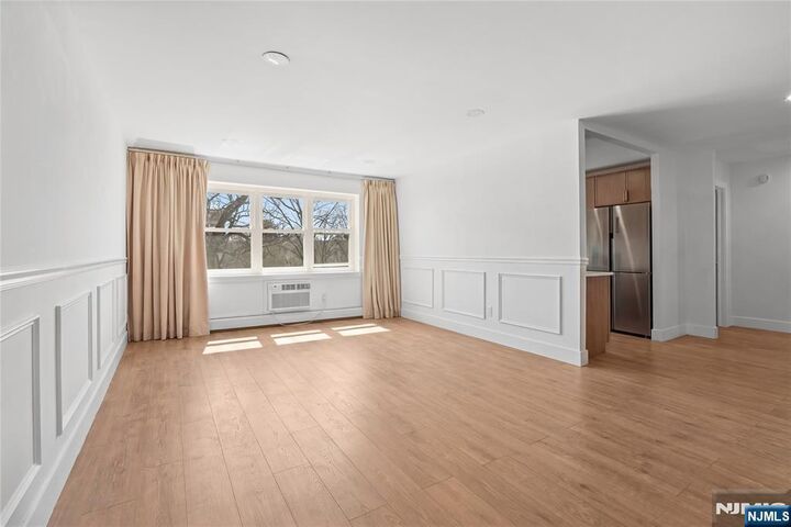 Property Photo:  25 Jefferson Street 4E  NJ 07601 