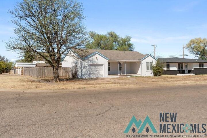 Property Photo:  900 E 10 Street  NM 88101 