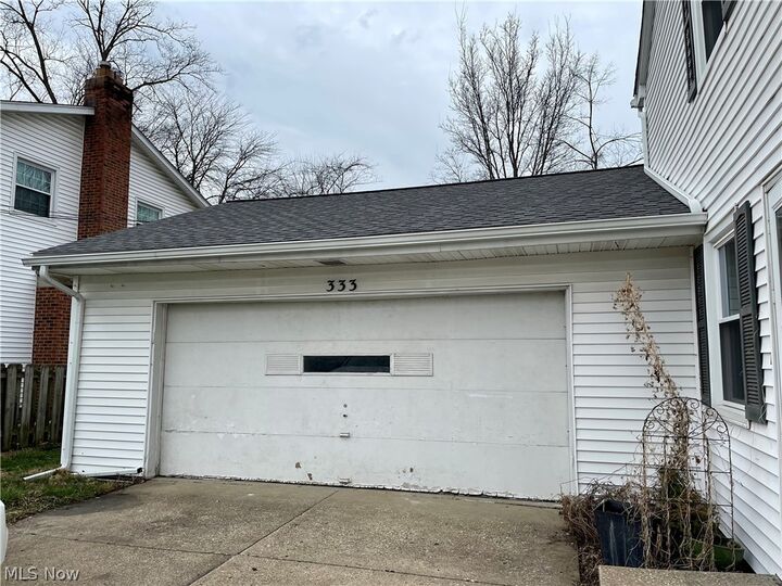 Property Photo: 333 Parkway Drive OH 44017