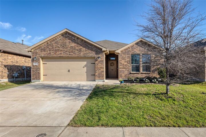 Property Photo: 1033 Madelia Avenue TX 76177