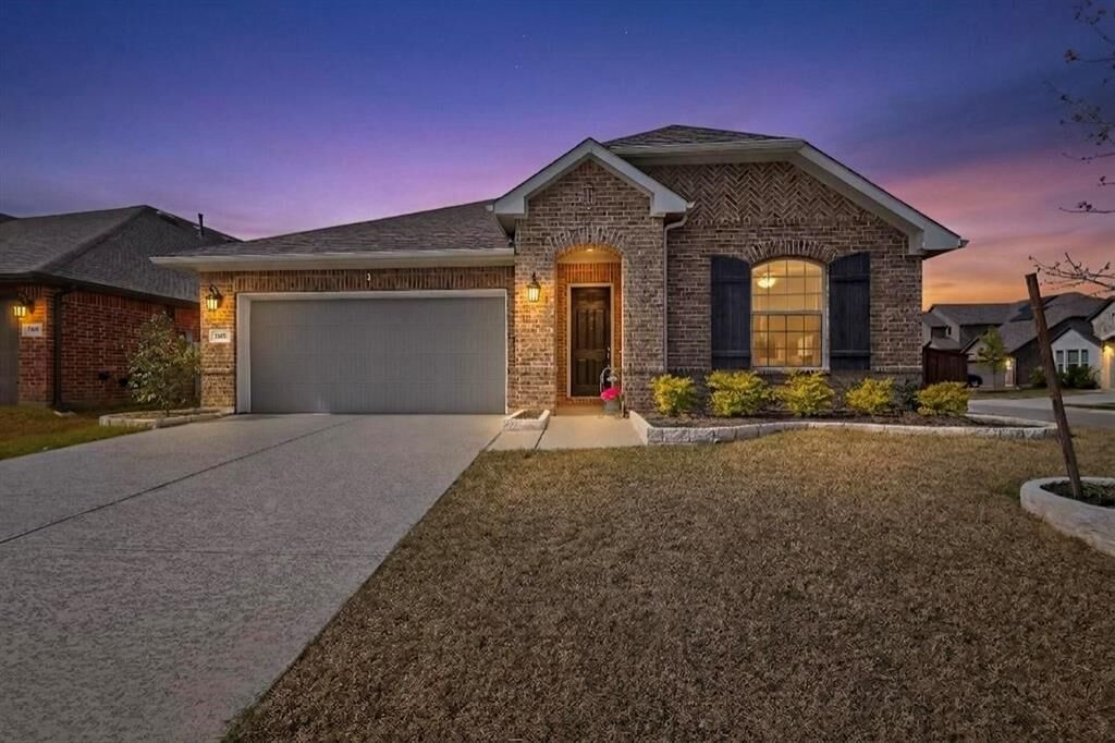 Property Photo: 1805 Arbor Drive TX 75126