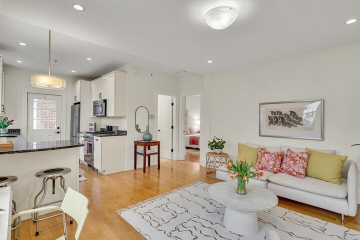 Property Photo: 303 Broadway 1R MA 02139