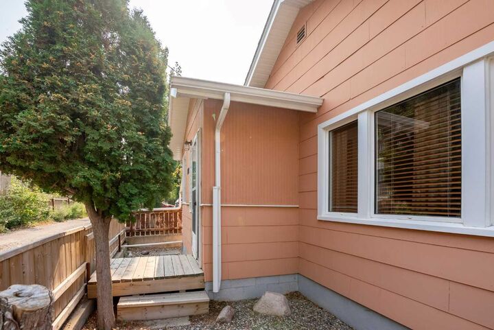 Property Photo: 1221 (1219A) 4 Avenue S AB T1J 0P9