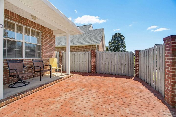 Property Photo:  60 Culpepper St  FL 32533 