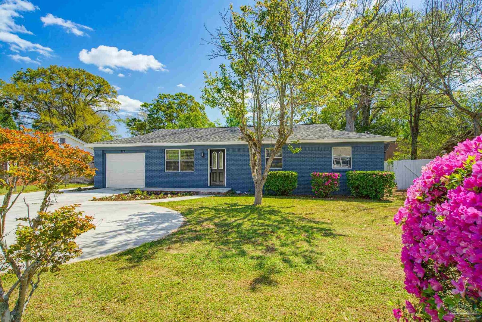 Property Photo:  1225 Fretz St  FL 32534 