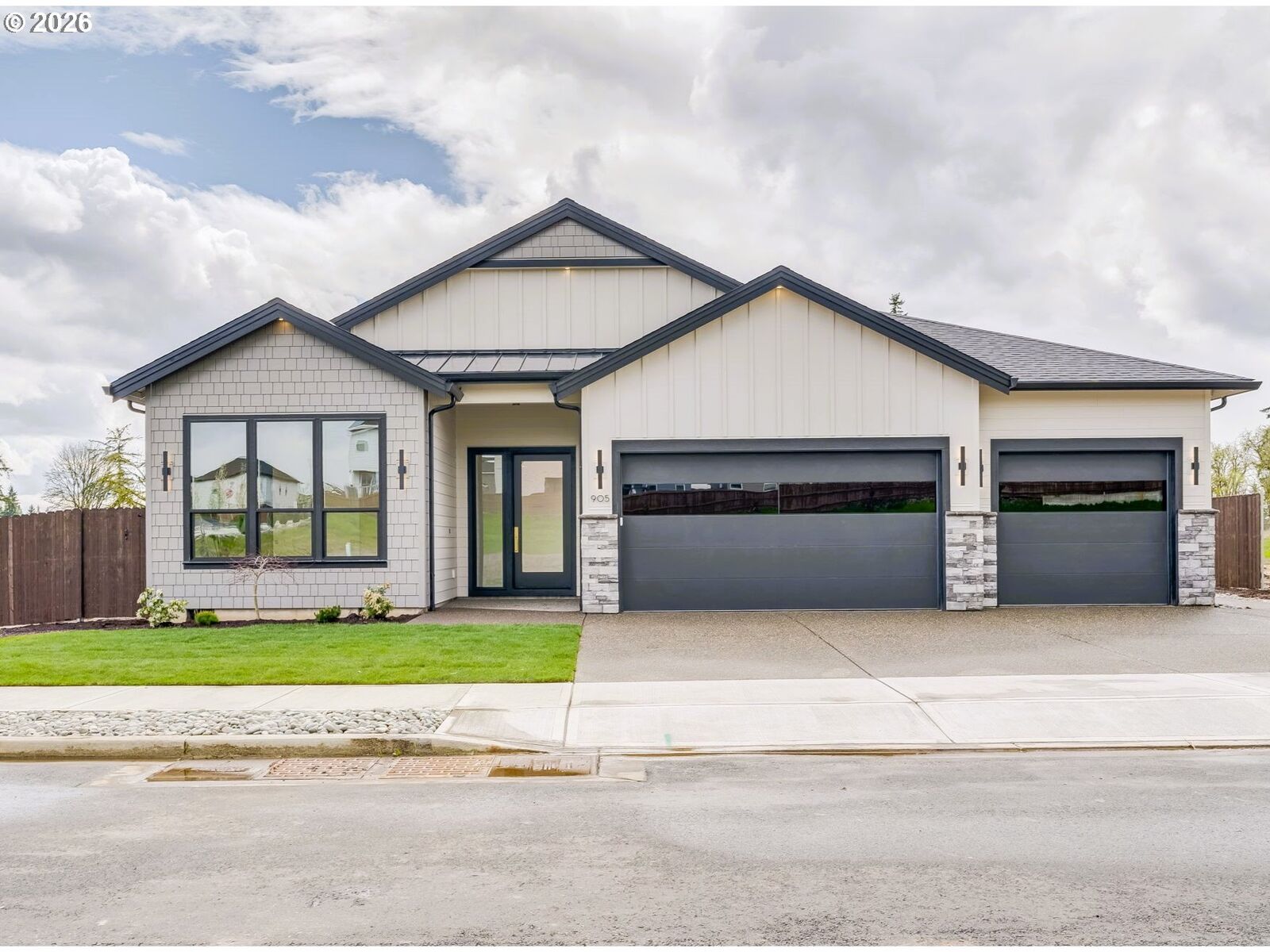 Property Photo: 905 NW 173rd Cir WA 98642