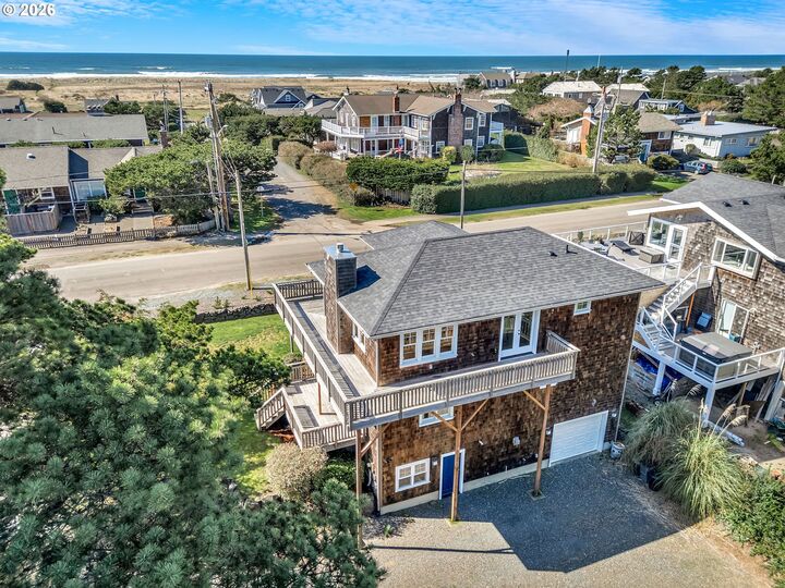 Property Photo: 597 N Marion Ave OR 97138