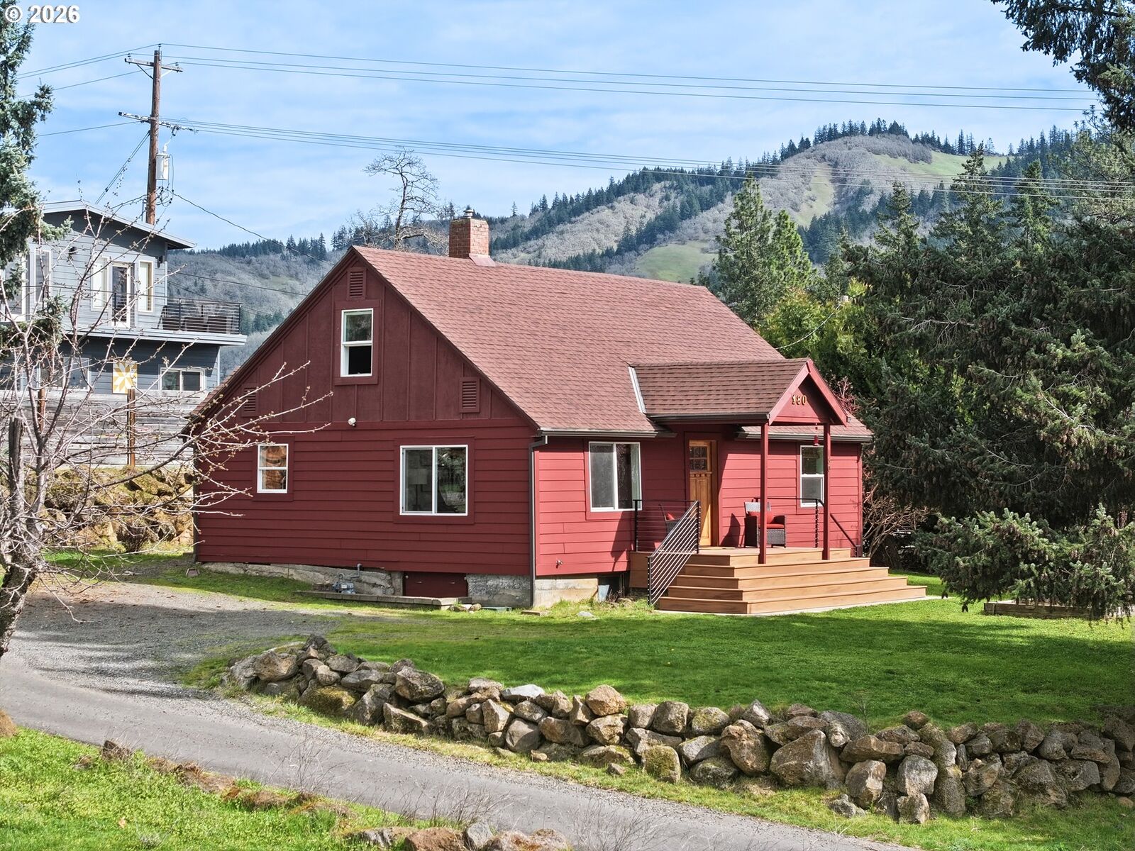 Property Photo: 180 NW Spring St WA 98672