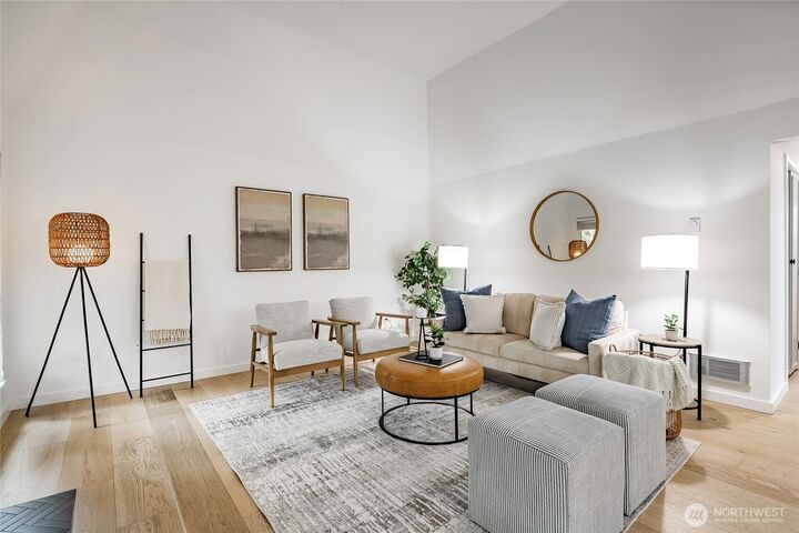 Property Photo:  1607  102nd Place NE D1  WA 98004 