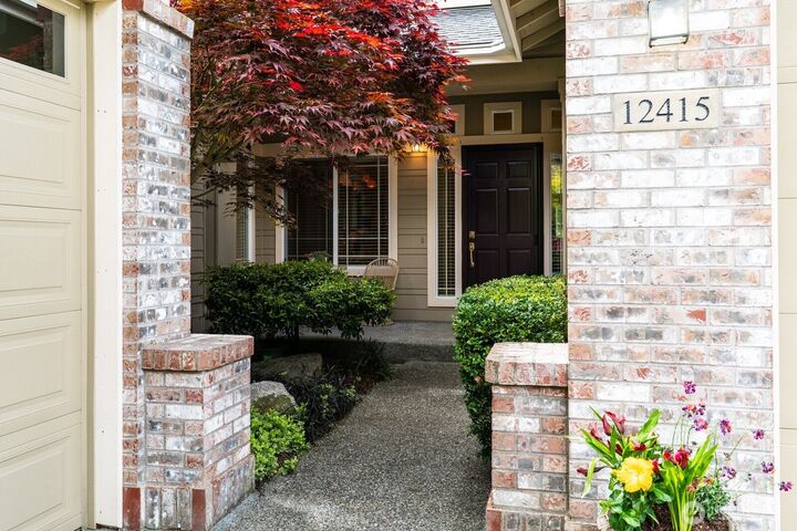 Property Photo:  12415  235th Place NE  WA 98053 