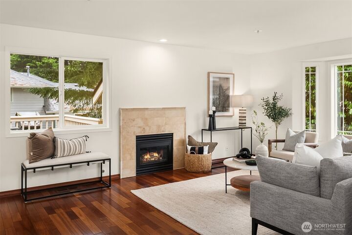 Property Photo:  329 NE 185th Street  WA 98155 