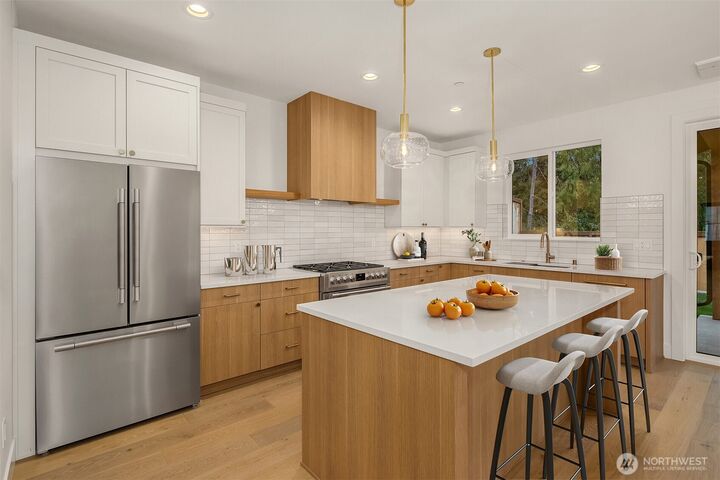 Property Photo: 13728 NE 101st Street WA 98033