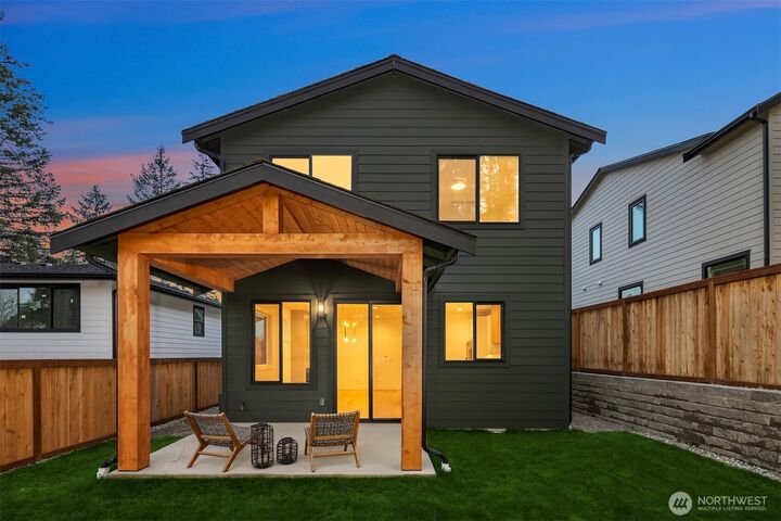 Property Photo:  13728 NE  101st Street  WA 98033 