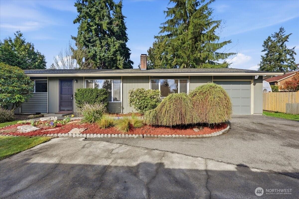 Property Photo: 1329 N 183rd Street WA 98133