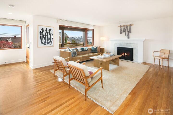 Property Photo: 2507 27th Avenue W WA 98199