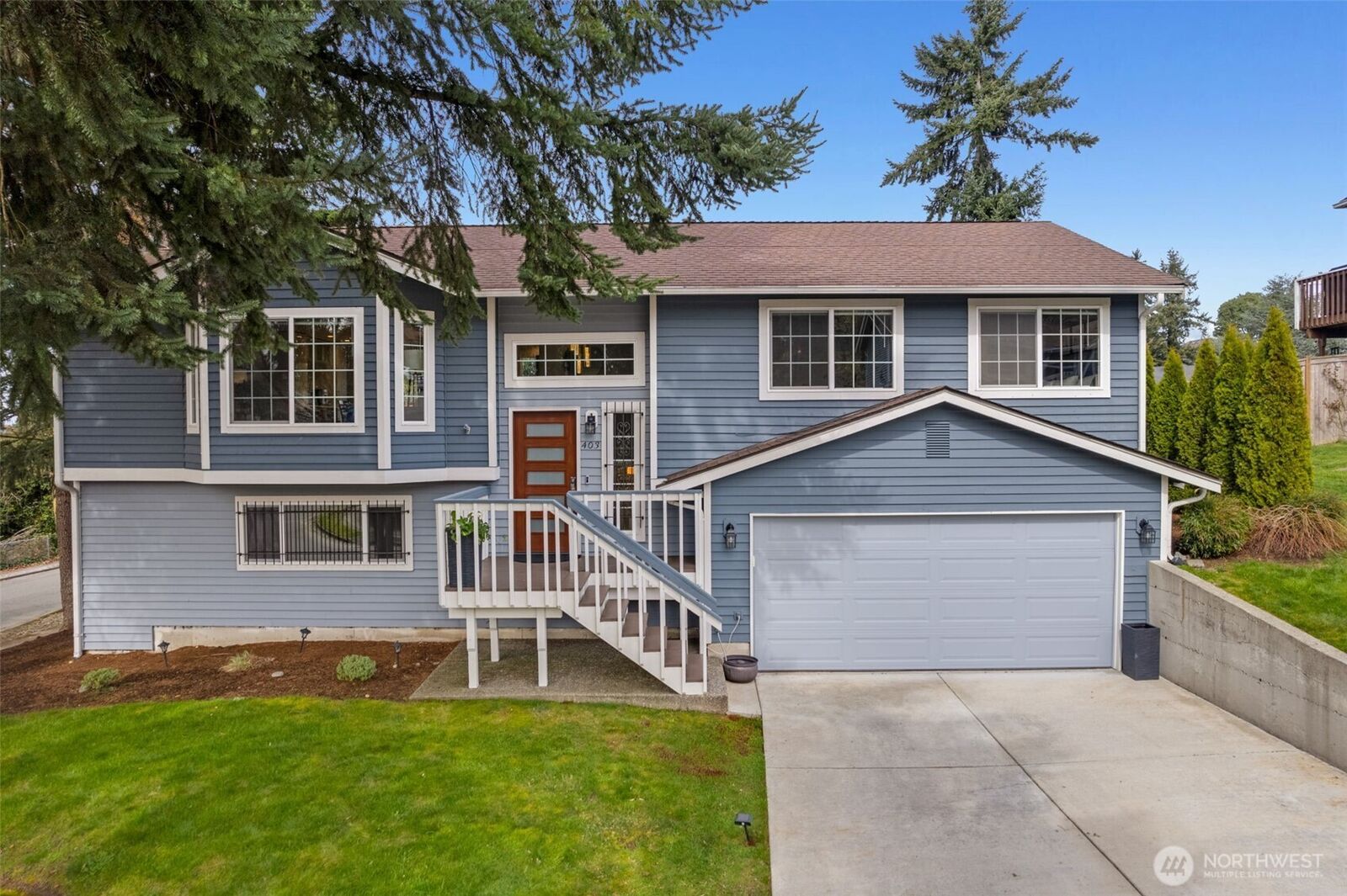 Property Photo:  403  Ferndale Avenue NE  WA 98056 