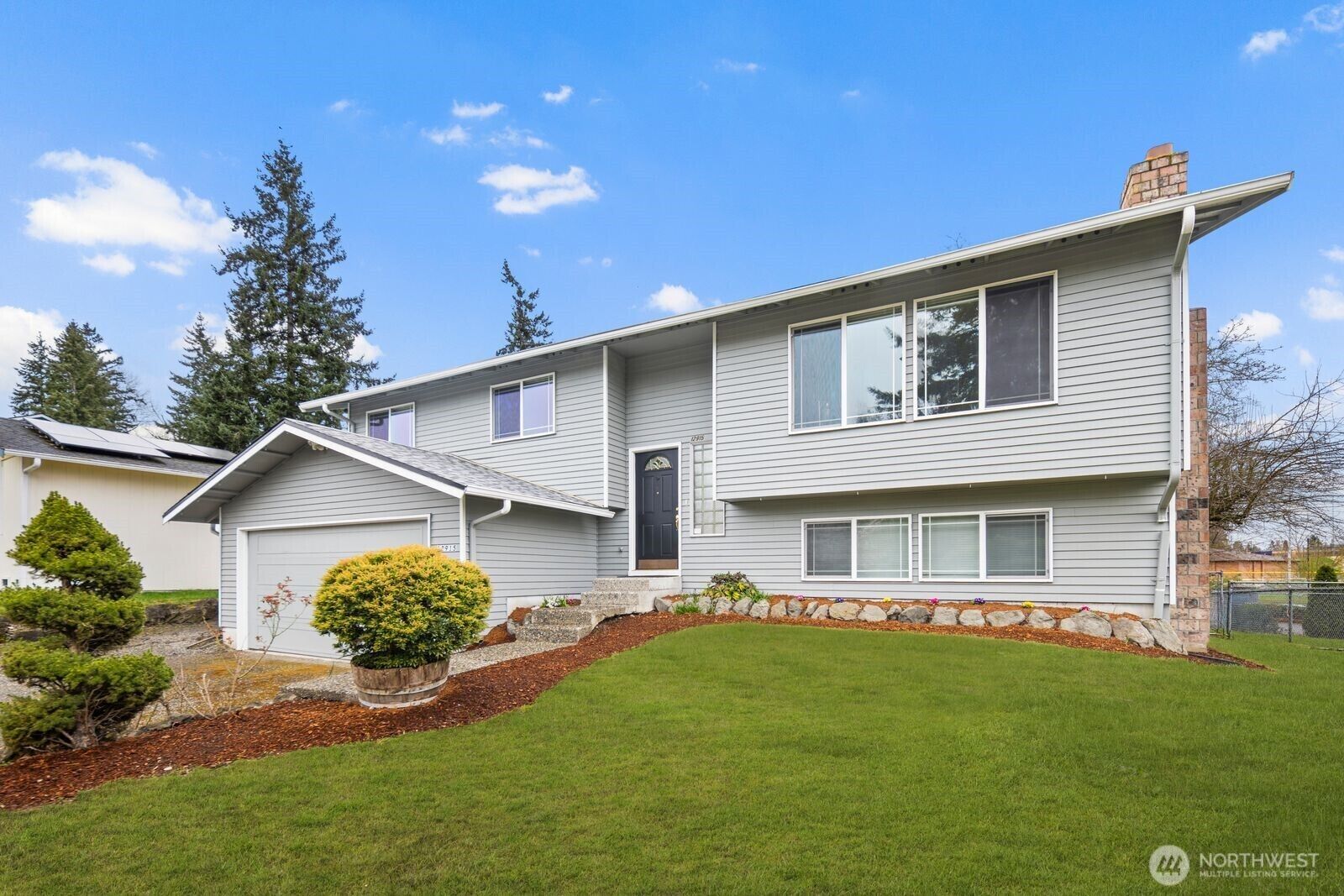 Property Photo:  12915 SE 164th Street  WA 98058 
