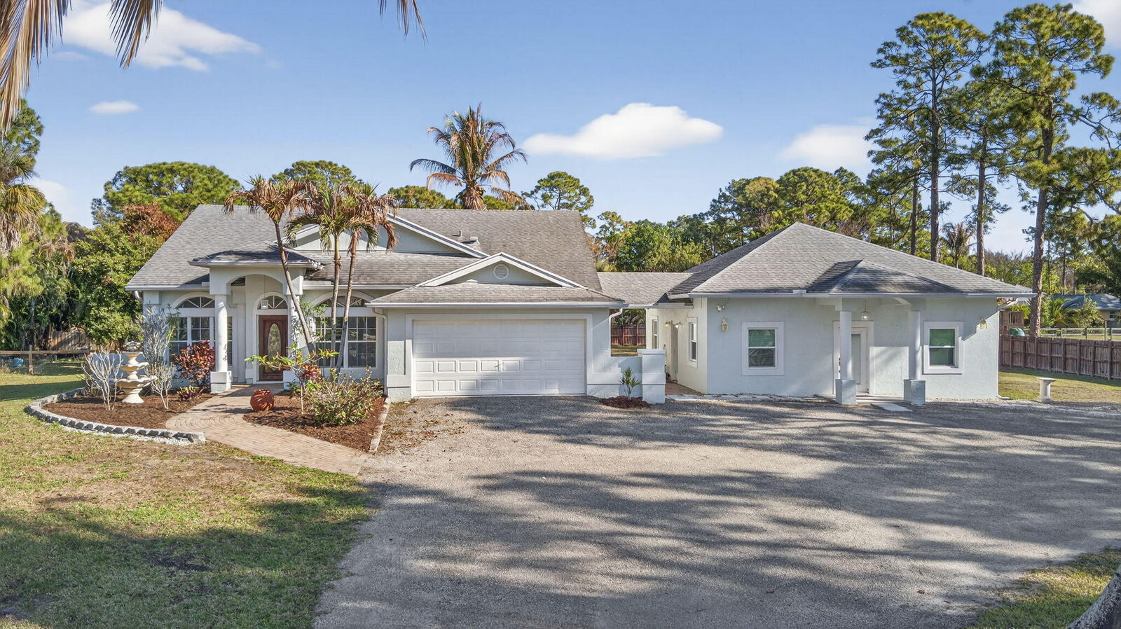 Property Photo: 15399 N 61st Pl Place N FL 33470