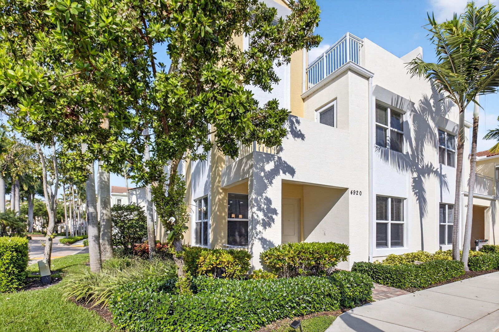 Property Photo:  4920 NW 15th Avenue  FL 33431 