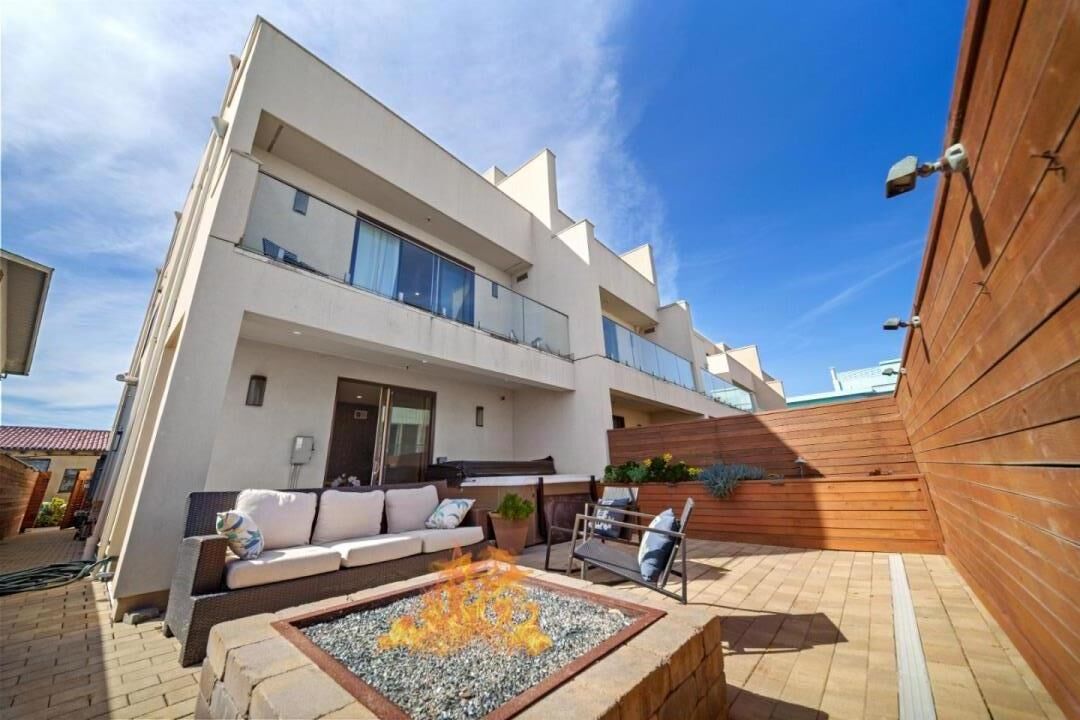 Property Photo:  29 Montecito Avenue  CA 94044 