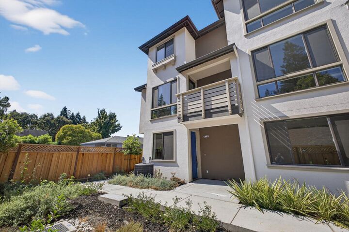 Property Photo:  955 Woodside Road  CA 94061 