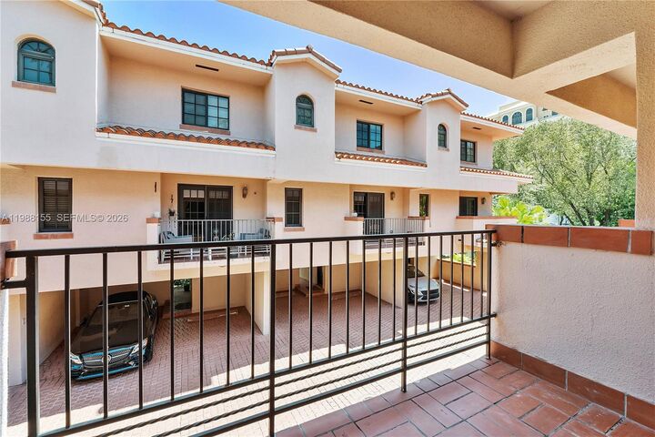 Property Photo:  231 Majorca Ave F  FL 33134 