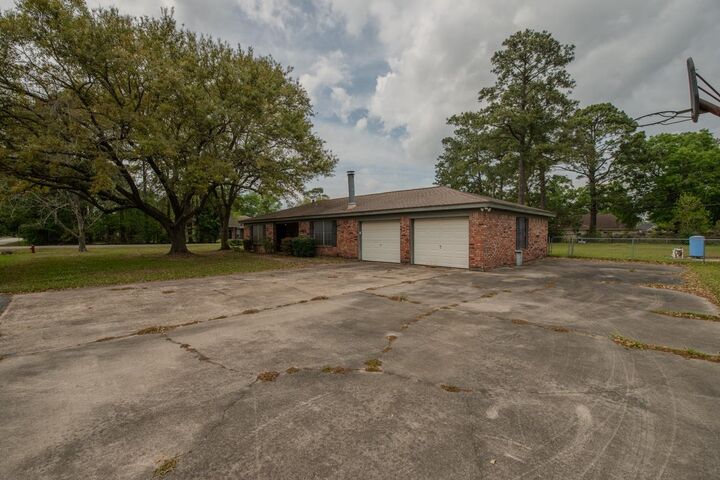 Property Photo: 1450 Bassett St. TX 77632