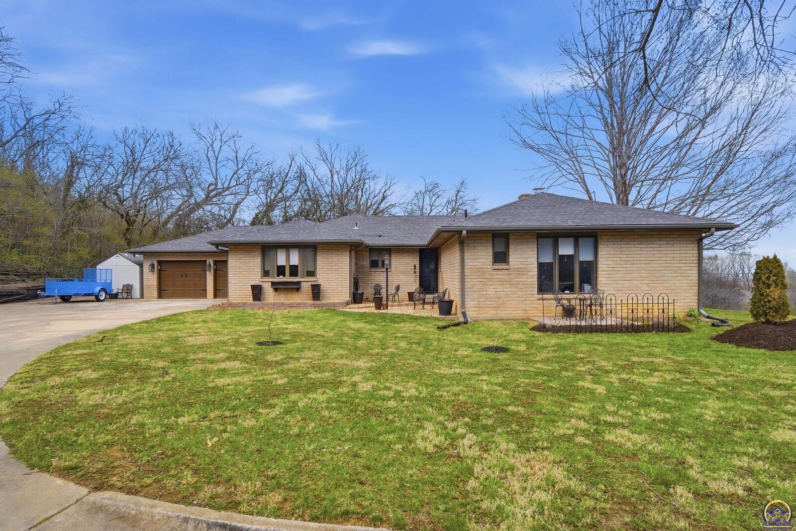 Property Photo:  5425 SW Mission Ave  KS 66610 