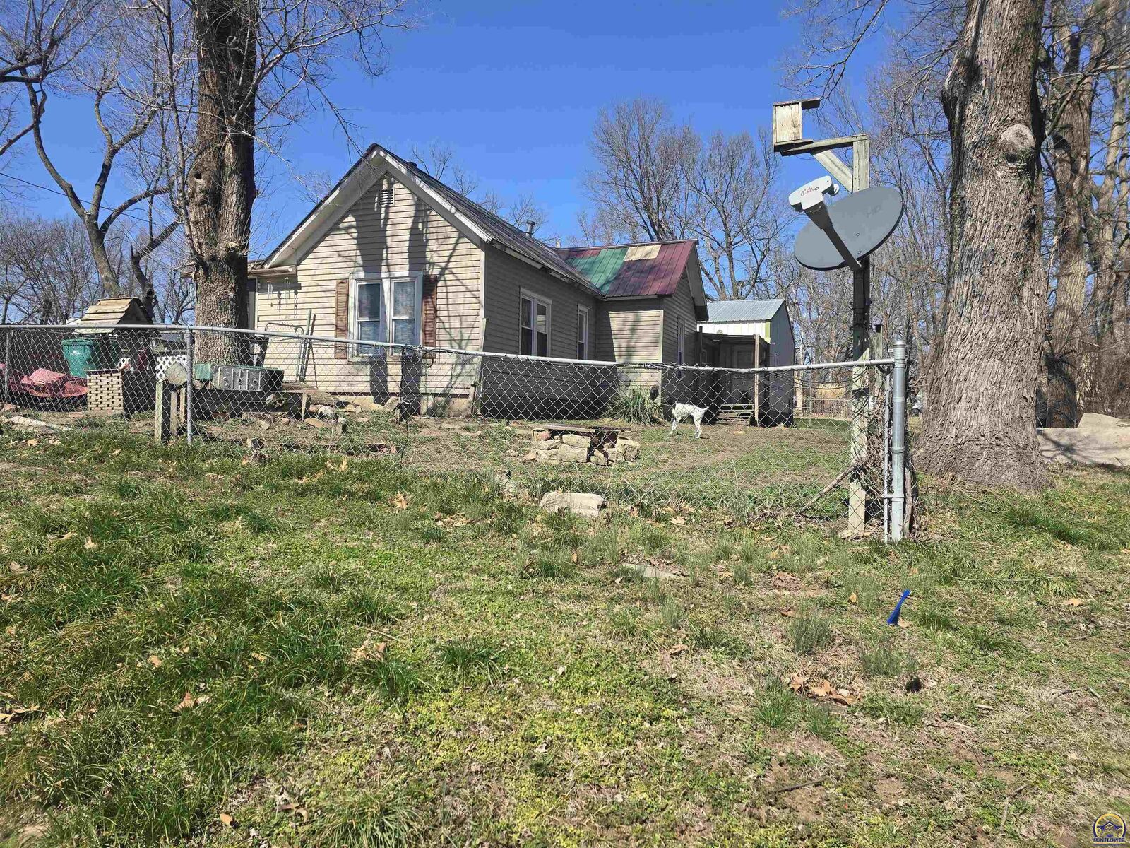 Property Photo:  302 Second St  KS 66419 