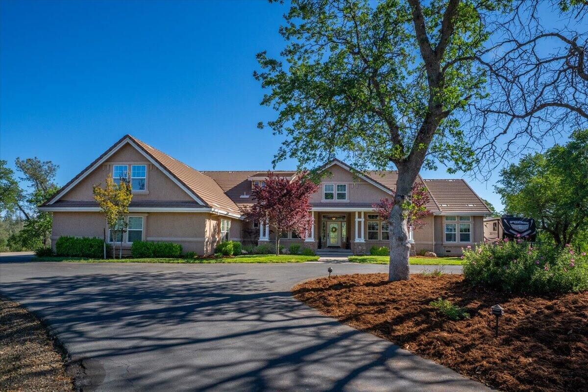 Property Photo:  16280 Canto De Las Lupine Drive  CA 96001 