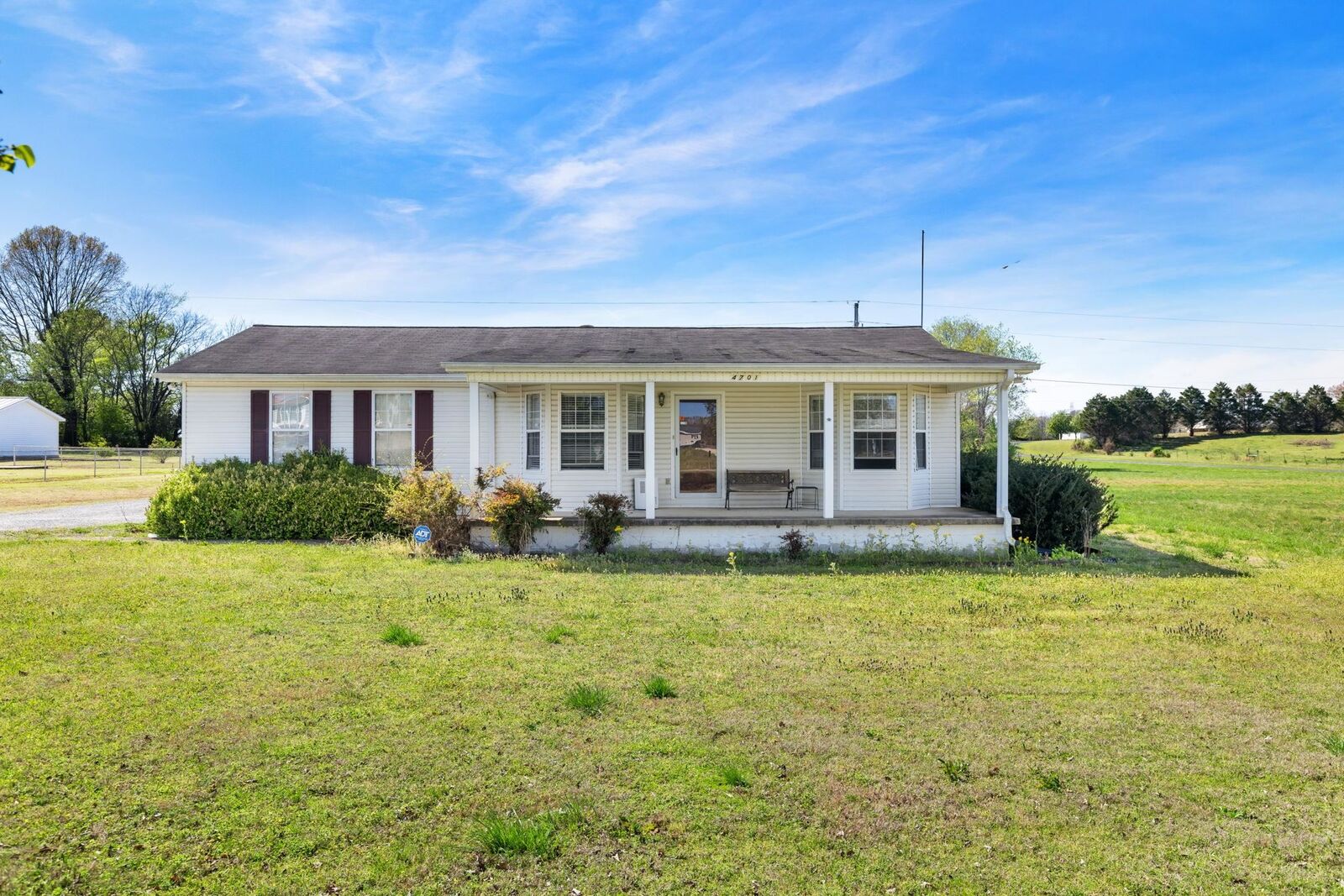 Property Photo:  4701 Co Rd 15  AL 35633 - FLORENCE 