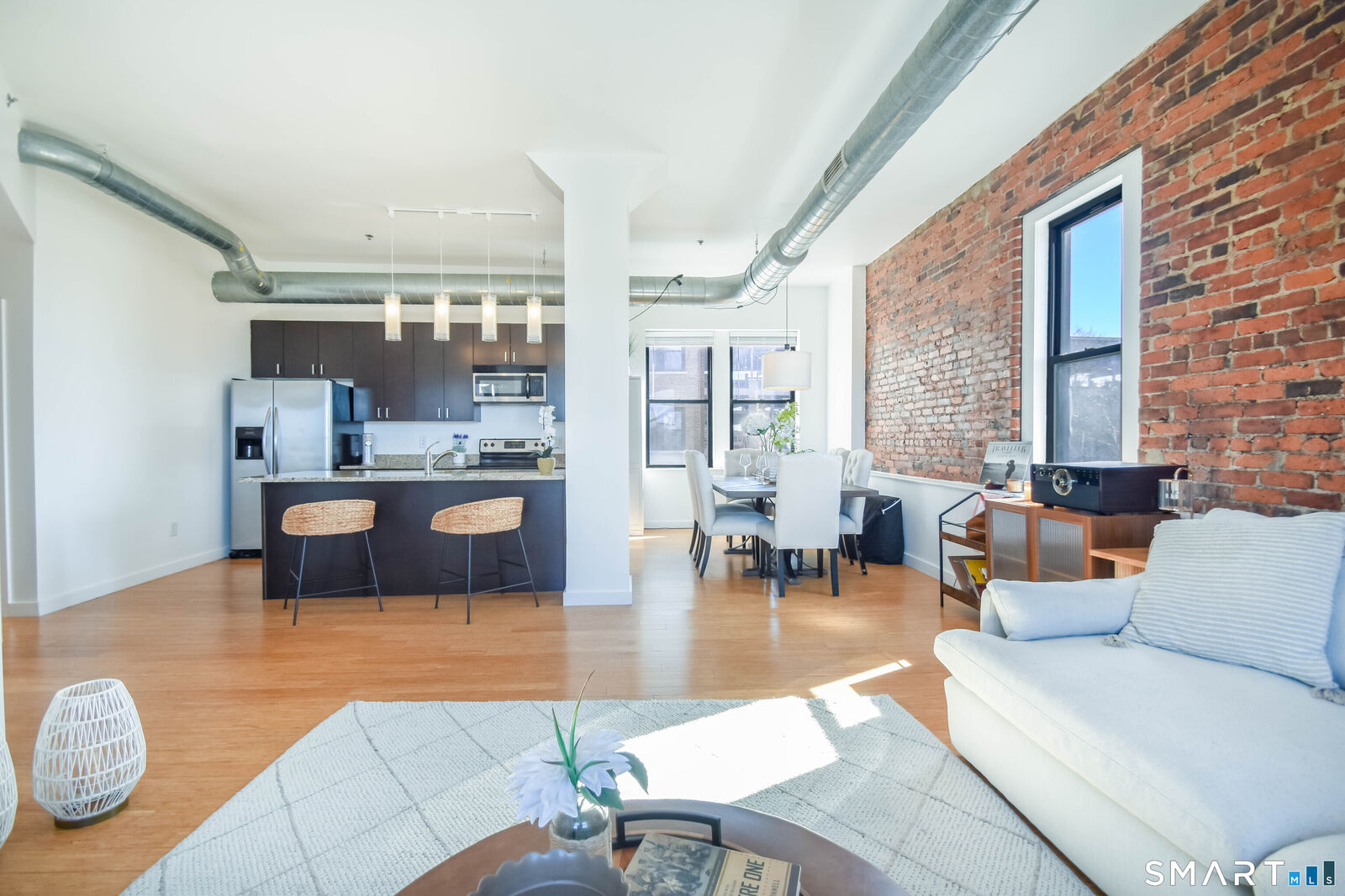 Property Photo:  881 Lafayette Boulevard 3M  CT 06604 