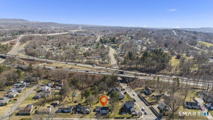 Property Photo:  89 Baldwin Avenue  CT 06450 