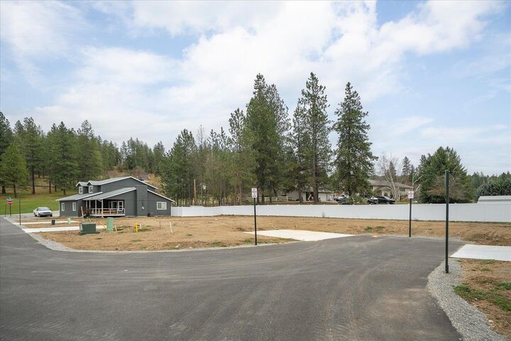 Property Photo:  4xxx E Darrell Ln Lot #6  WA 99037 