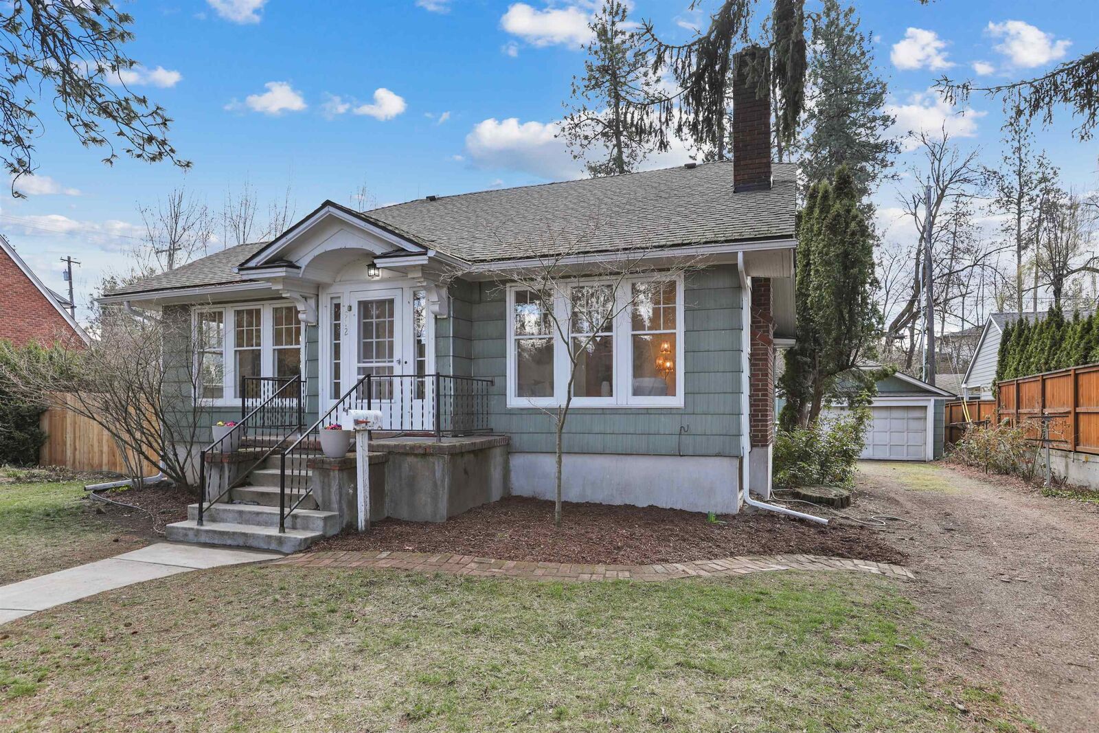 Property Photo:  912 E 26th Ave  WA 99203 